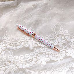 Ручка - белая с розовым горошком